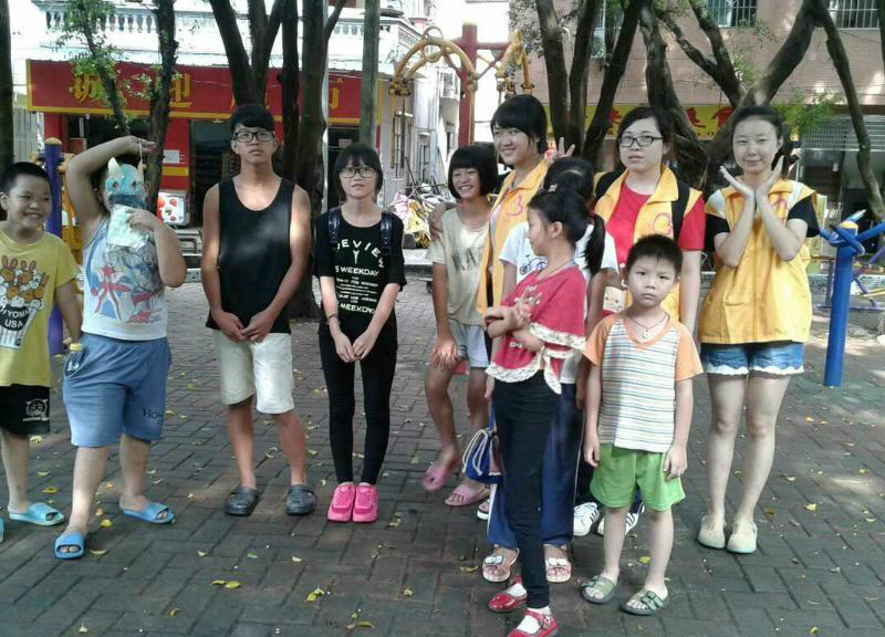 活动结束了,拍张大合照纪念下今天