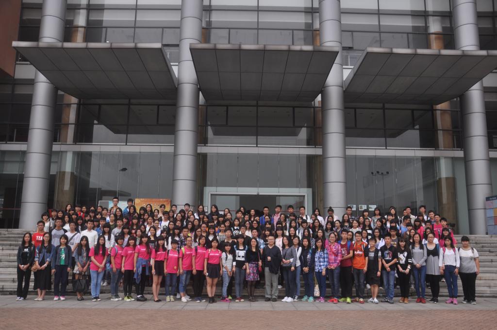 广外校团委所有成员合影留念